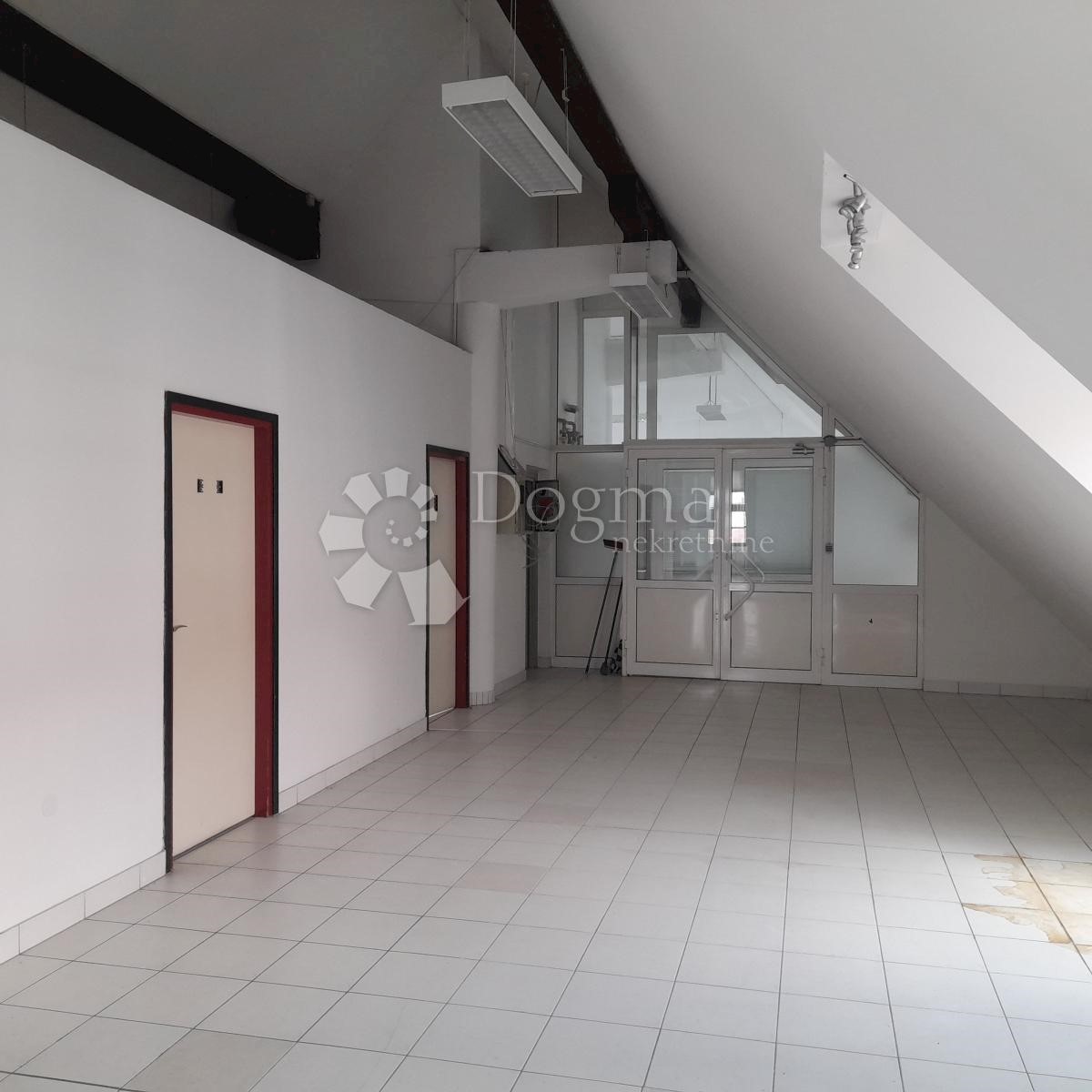 Locale commerciale Centar, Čakovec, 179,04m2