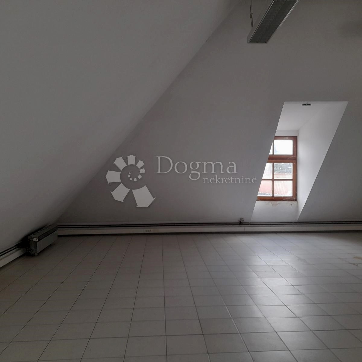 Locale commerciale Centar, Čakovec, 179,04m2