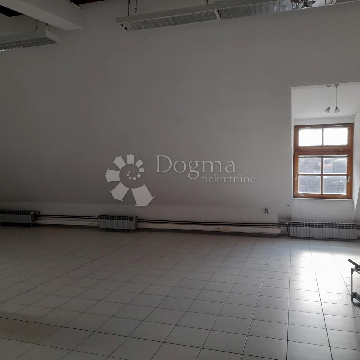 Locale commerciale Centar, Čakovec, 179,04m2