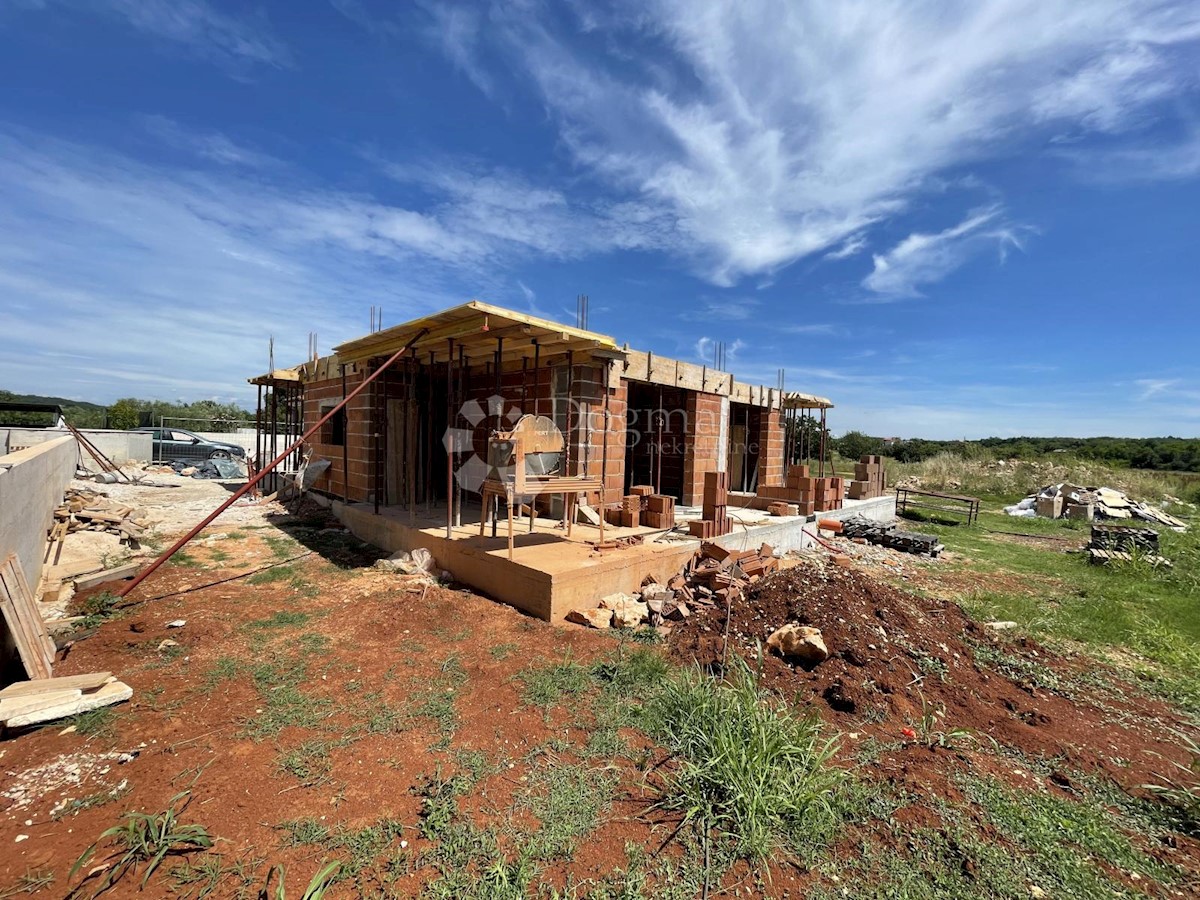 MODERNA VILLA DOPPIA, NEI DINTORNI DI UMAGO