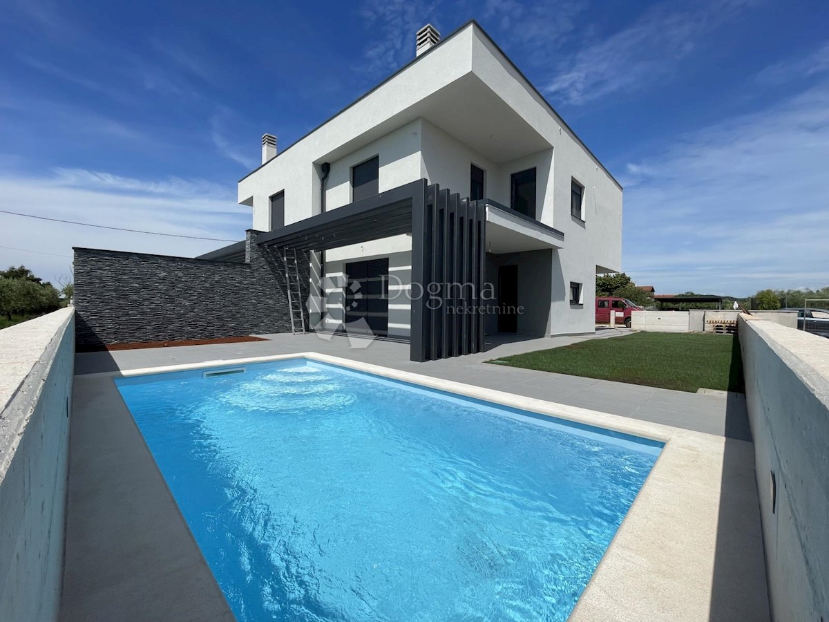 MODERNA VILLA DOPPIA, NEI DINTORNI DI UMAGO