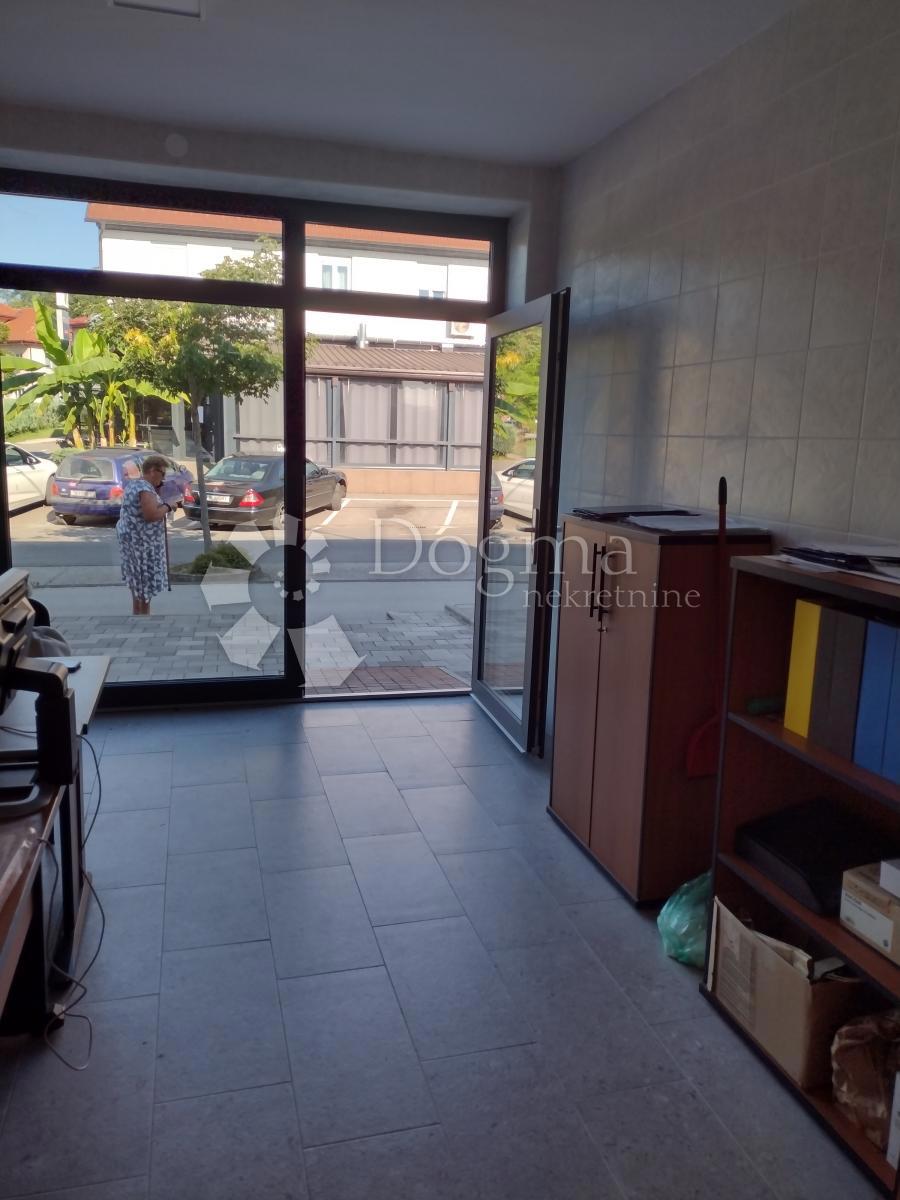 Locale commerciale Topusko, 33m2