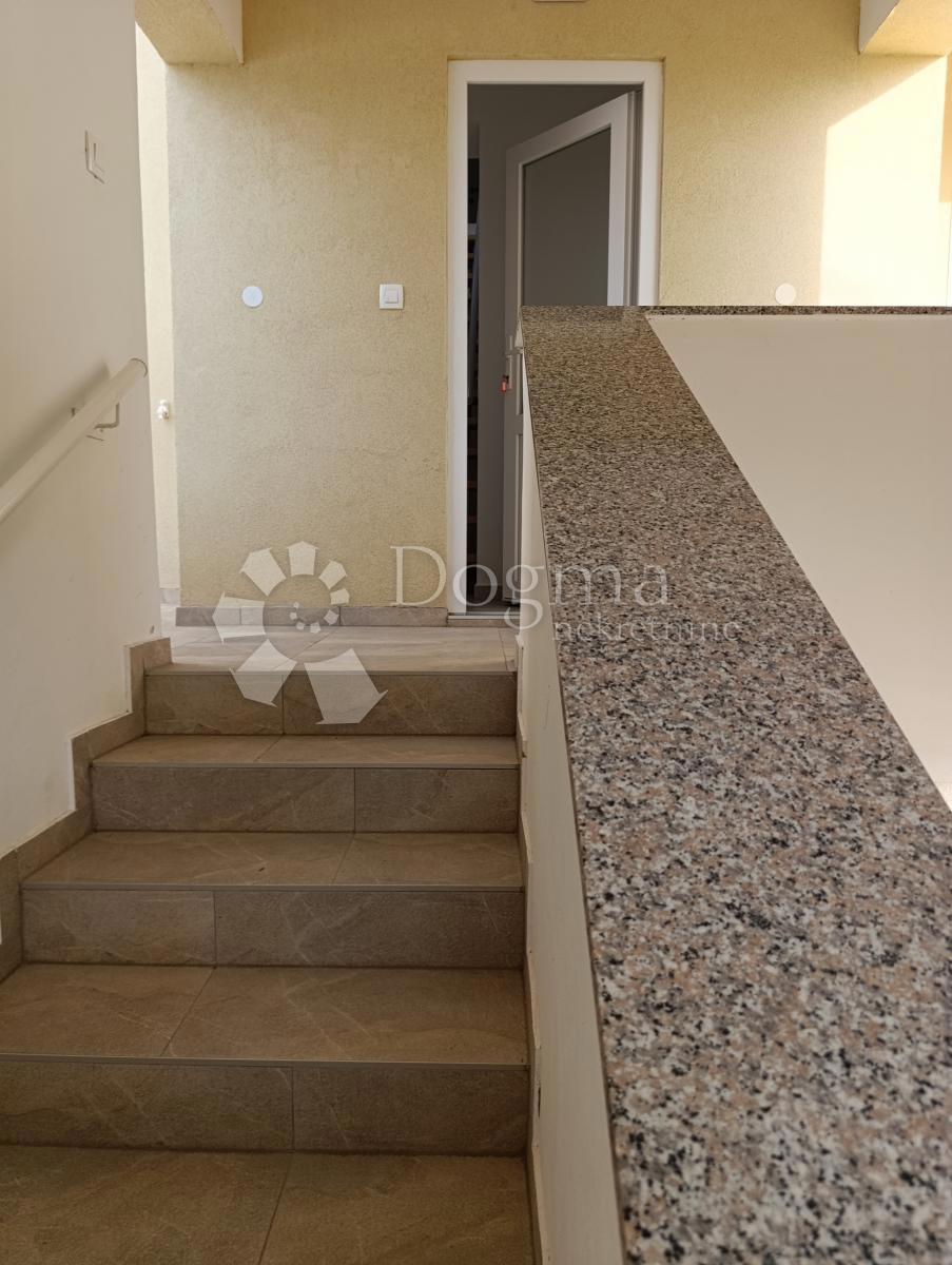 Casa Ljubač, Ražanac, 350,36m2