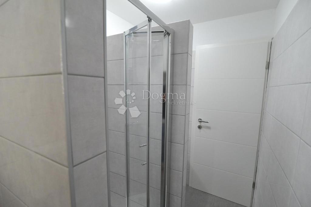 Casa Ljubač, Ražanac, 350,36m2