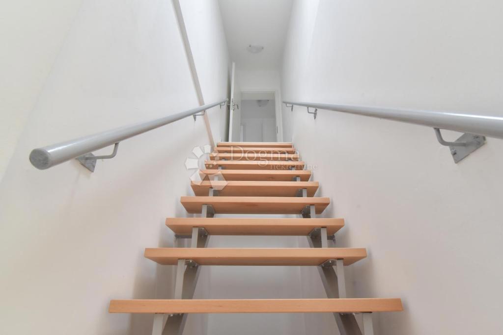 Casa Ljubač, Ražanac, 350,36m2