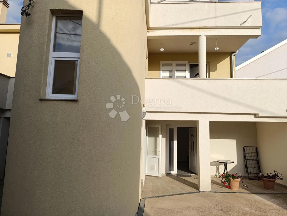 Casa Ljubač, Ražanac, 350,36m2