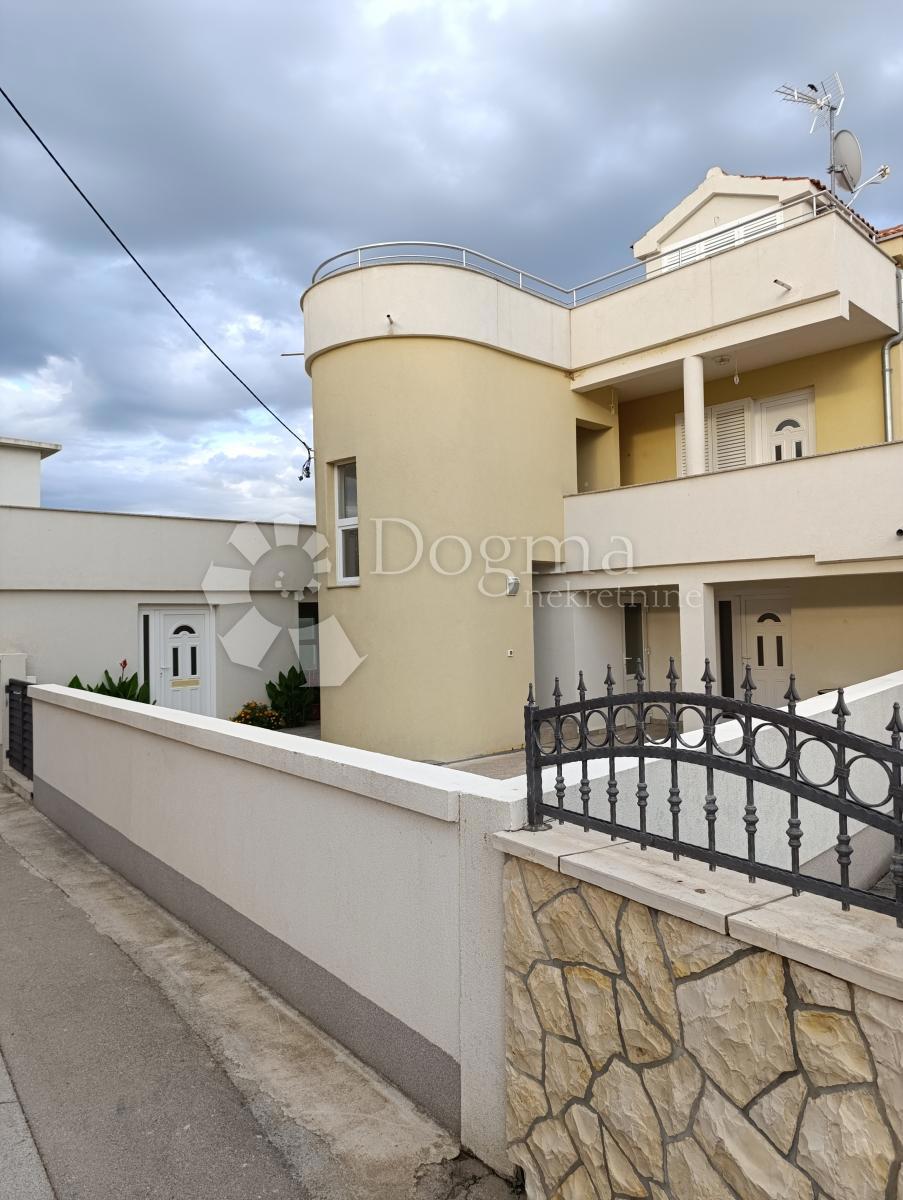 Casa Ljubač, Ražanac, 350,36m2