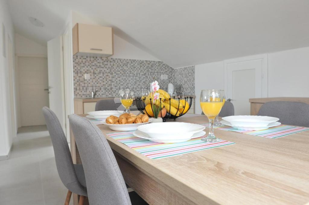 Casa Ljubač, Ražanac, 350,36m2