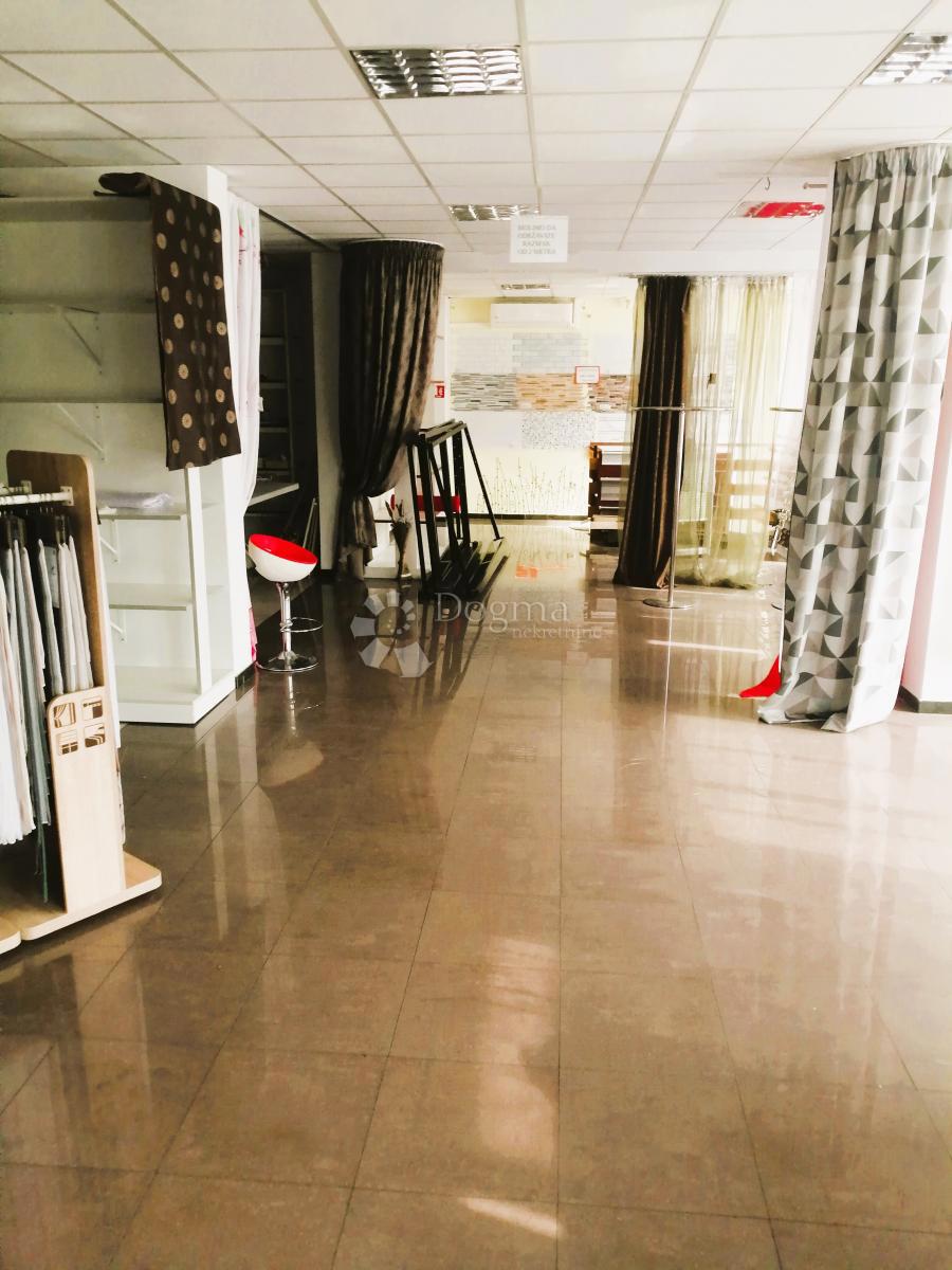 Locale commerciale Centar, Bjelovar, 354,42m2