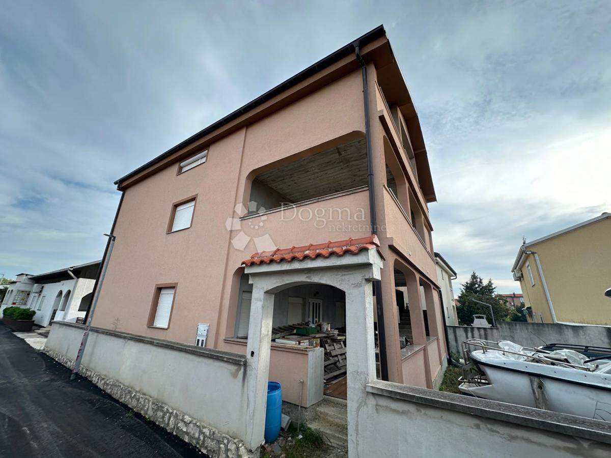 Casa Vrsi, 390m2