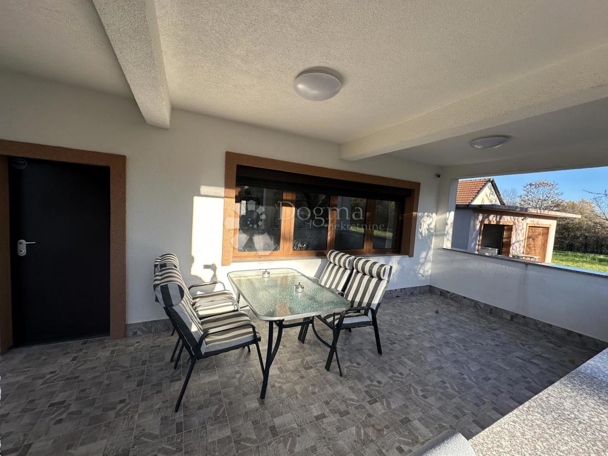 Casa Ličko Cerje, Lovinac, 250m2