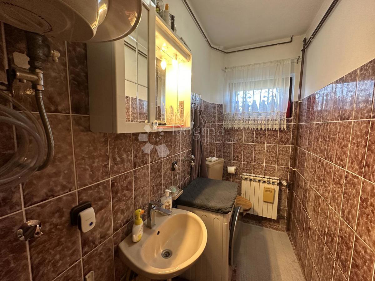 Casa Ličko Cerje, Lovinac, 250m2