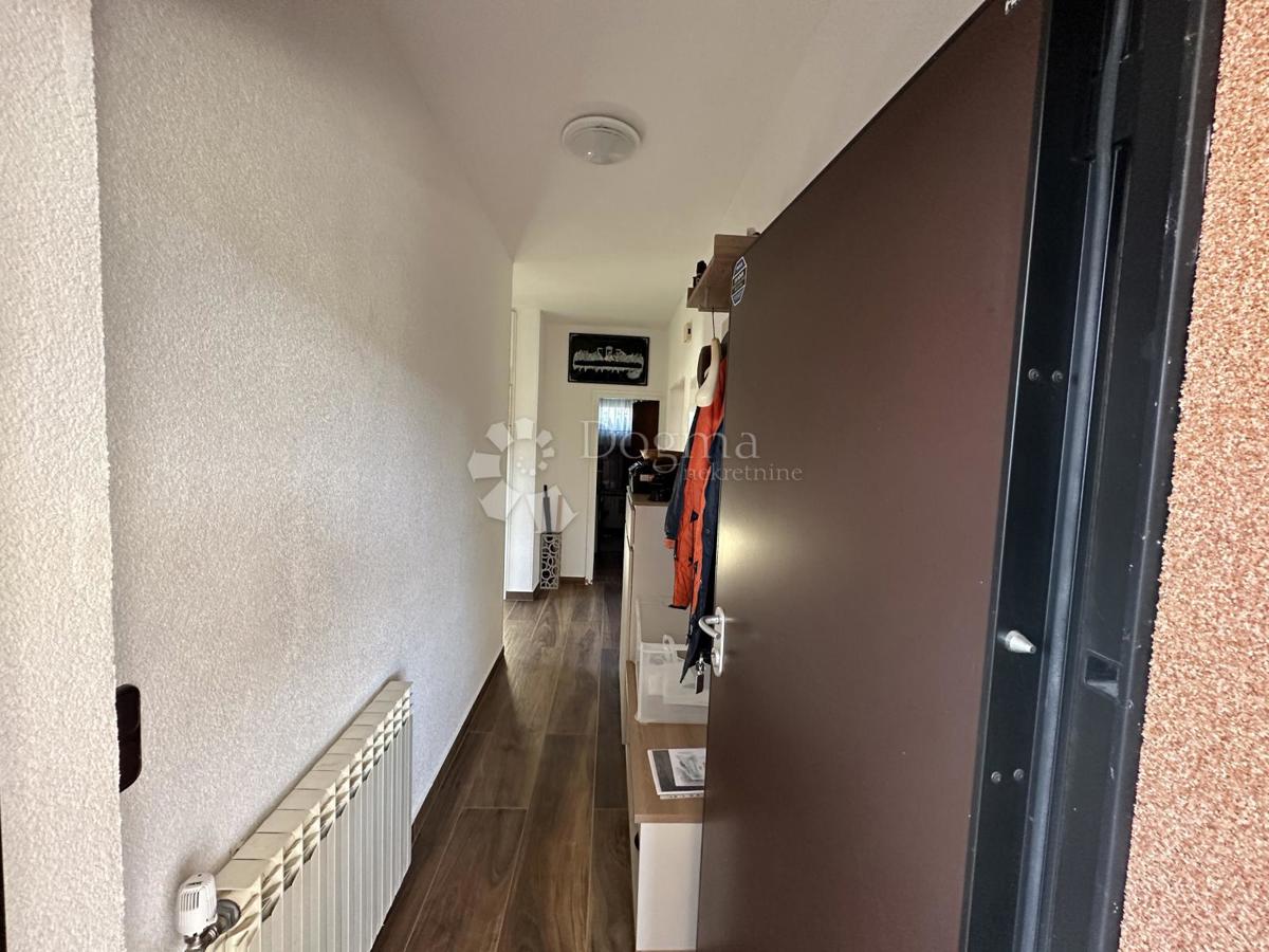 Casa Ličko Cerje, Lovinac, 250m2