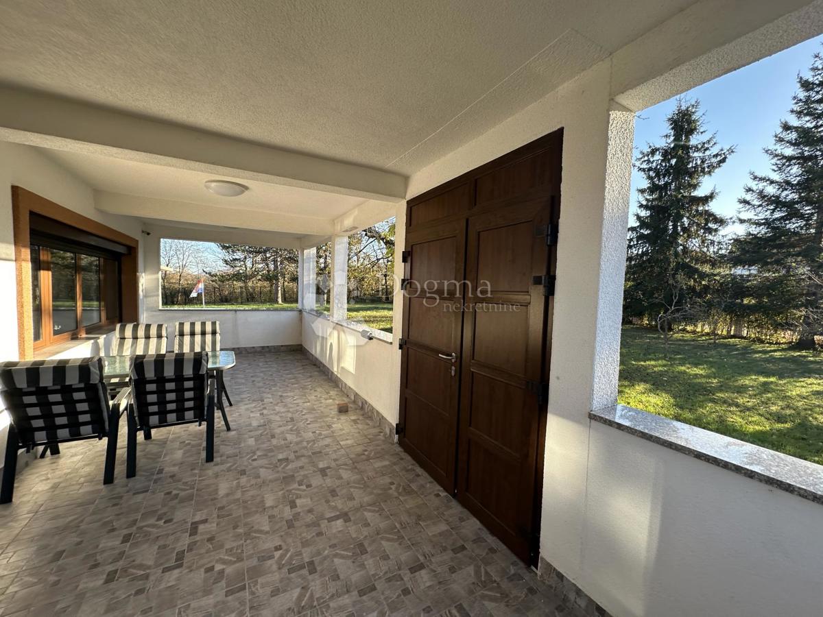 Casa Ličko Cerje, Lovinac, 250m2