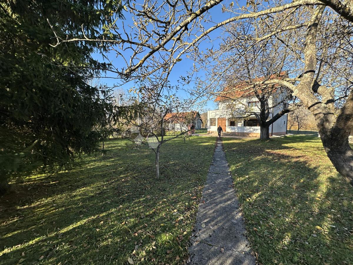 Casa Ličko Cerje, Lovinac, 250m2