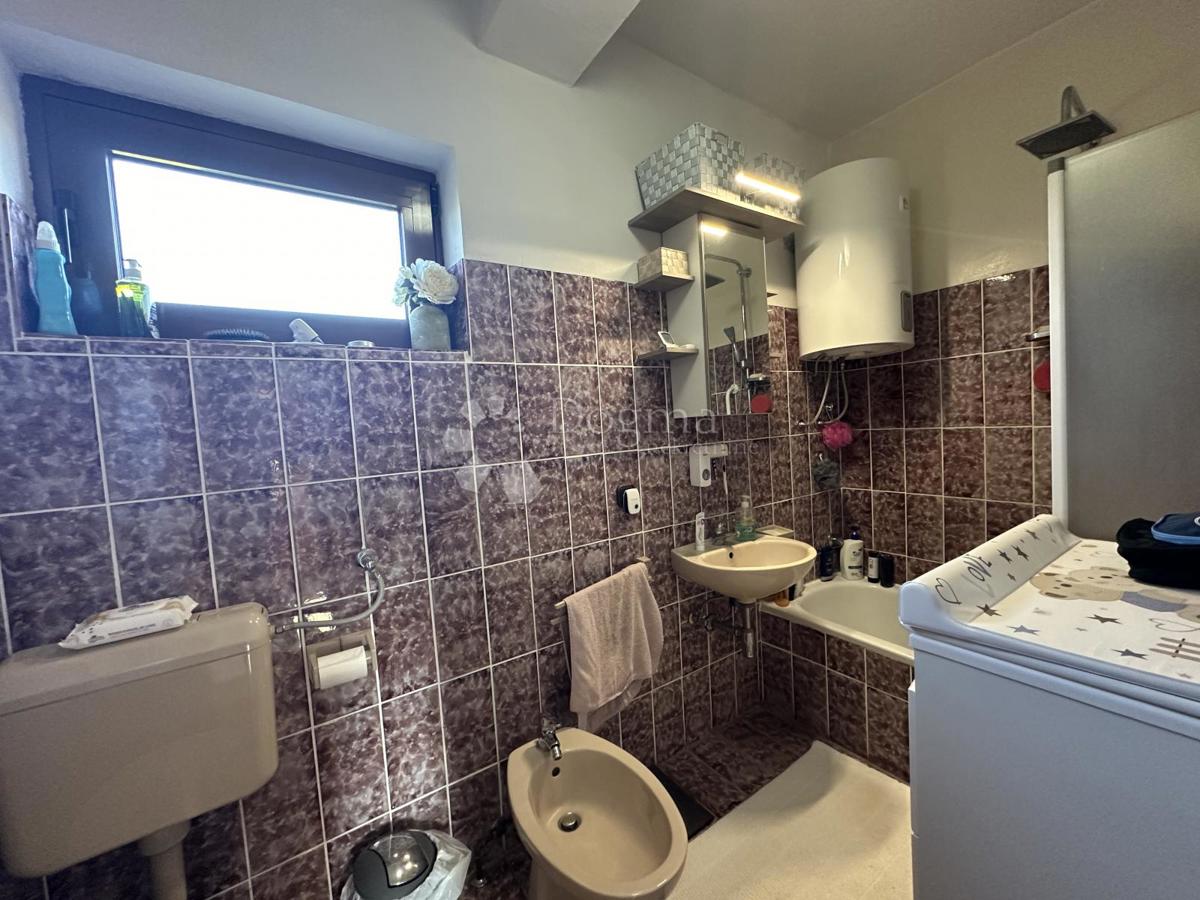 Casa Ličko Cerje, Lovinac, 250m2