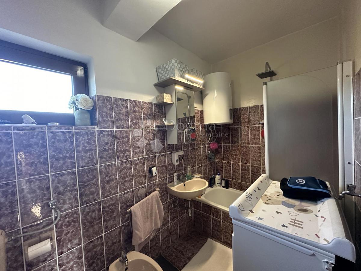 Casa Ličko Cerje, Lovinac, 250m2