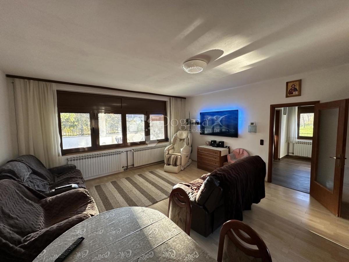 Casa Ličko Cerje, Lovinac, 250m2