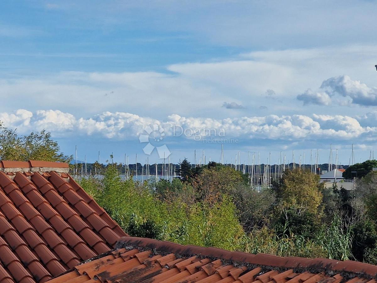 A 100 m dal mare, 2 appartamenti o 1 duplex con vista! Opportunità di investimento