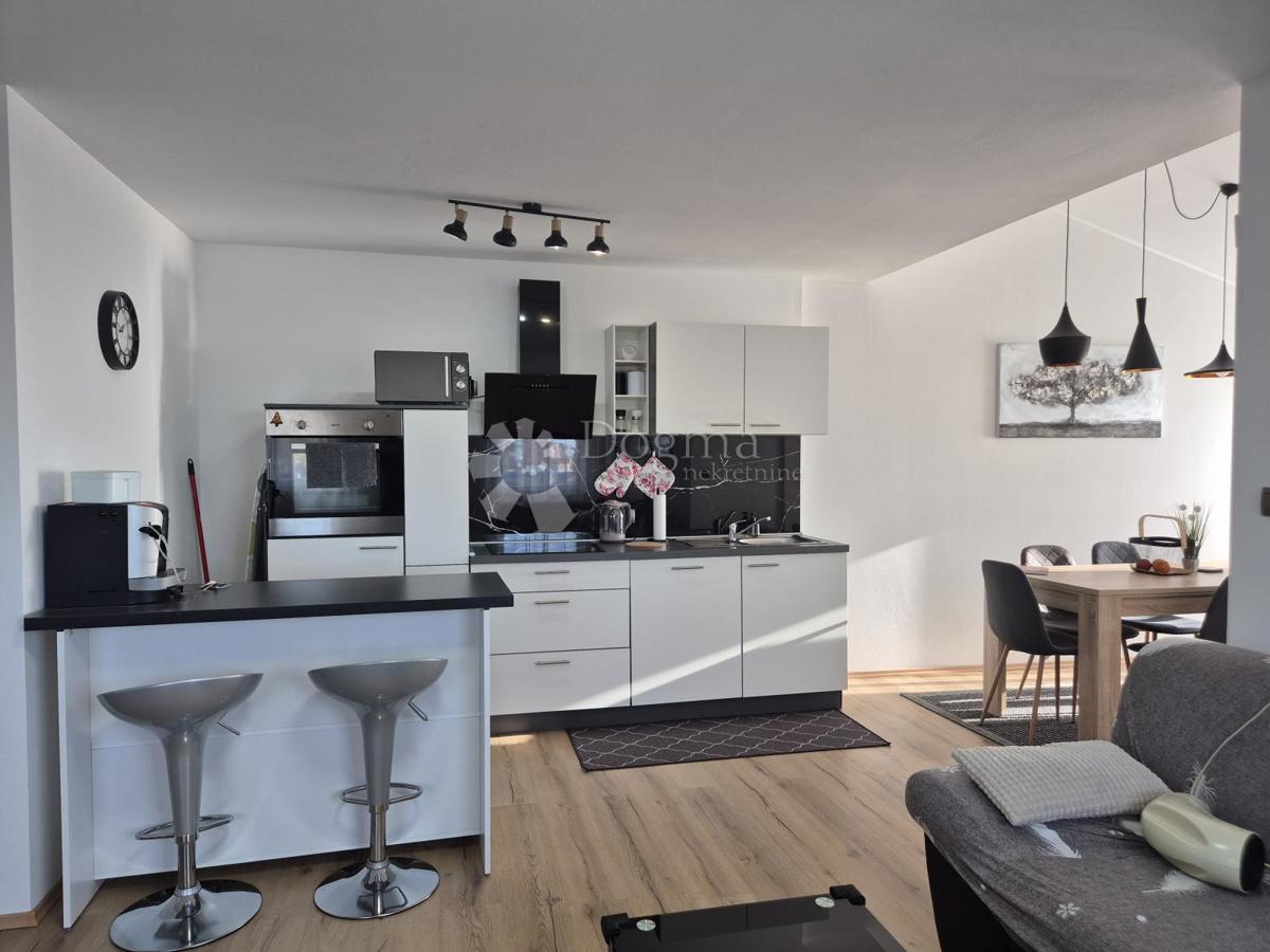 Appartamento soleggiato con vista su Brioni