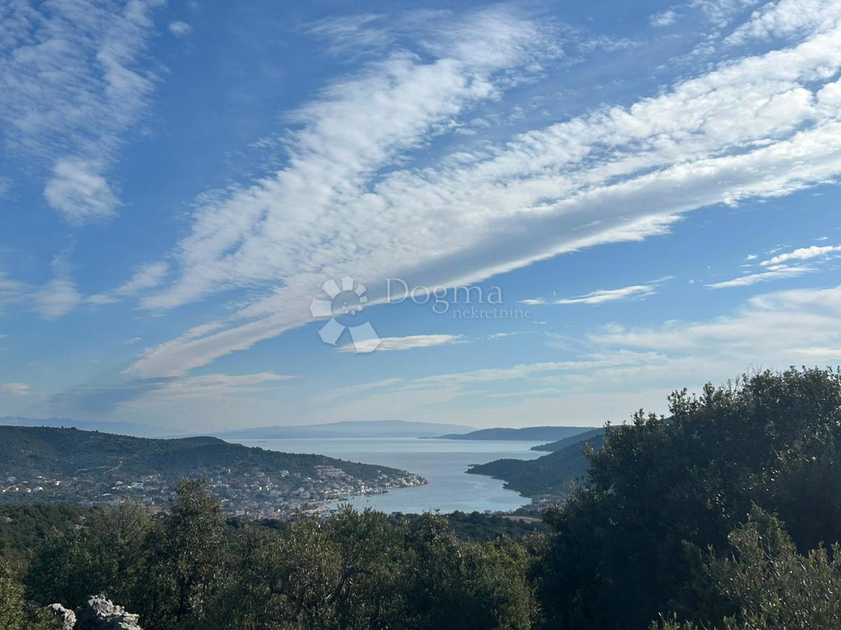 Terreno edificabile Vinišće, Marina, 987m2