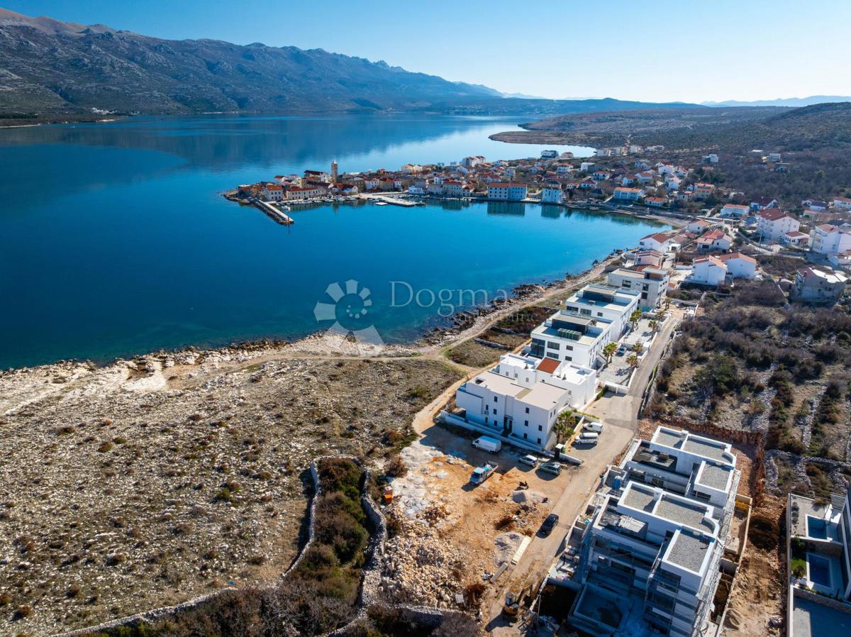 Terreno edificabile Vinjerac, Posedarje, 1.046m2