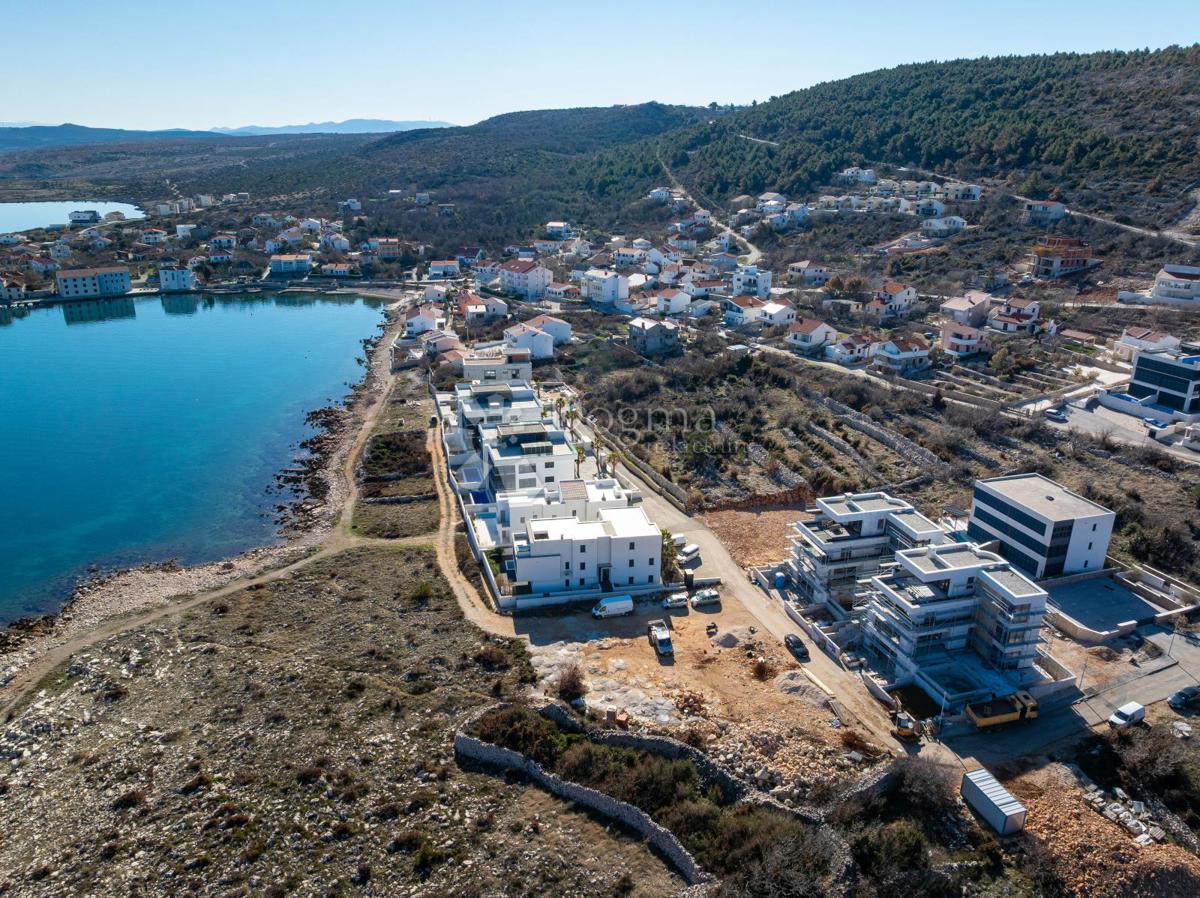 Terreno edificabile Vinjerac, Posedarje, 1.046m2