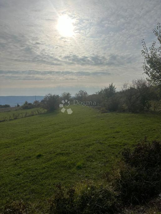 Terreno con progetto per la costruzione di 1-3 ville di lusso con piscina e splendida vista sulla città di Montona