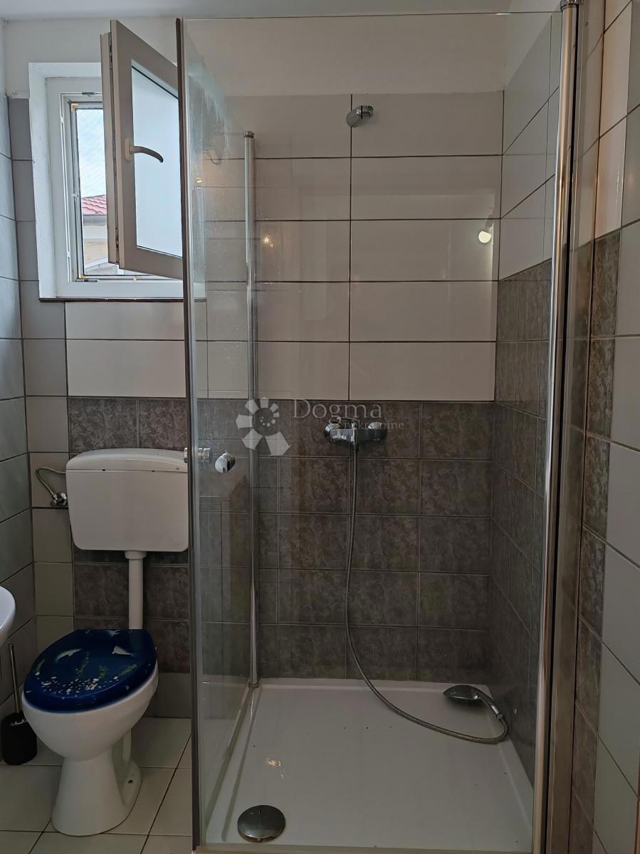 Appartamento Vir 90m² – 300m dalla spiaggia, tre posti auto