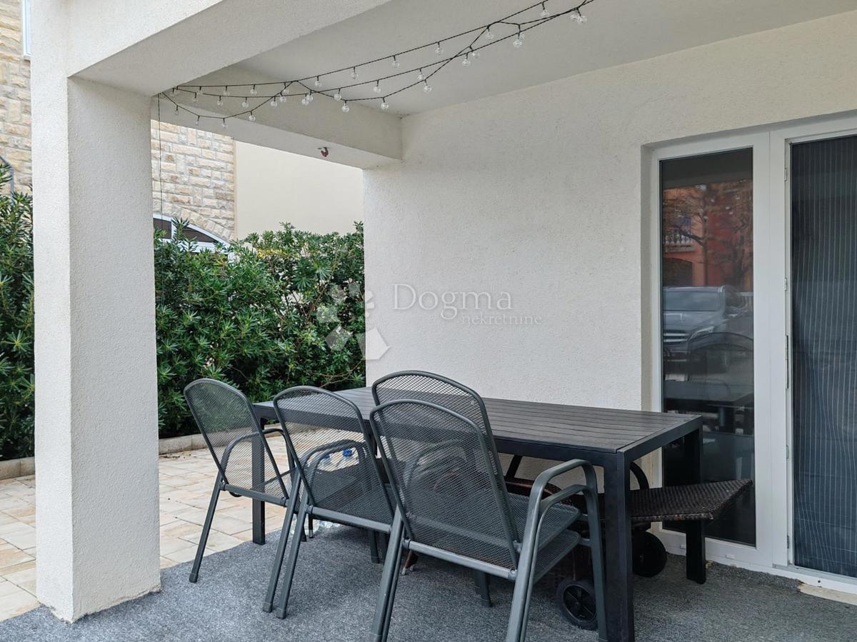 Appartamento Vir 90m² – 300m dalla spiaggia, tre posti auto