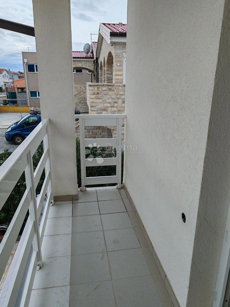 Appartamento Vir 90m² – 300m dalla spiaggia, tre posti auto