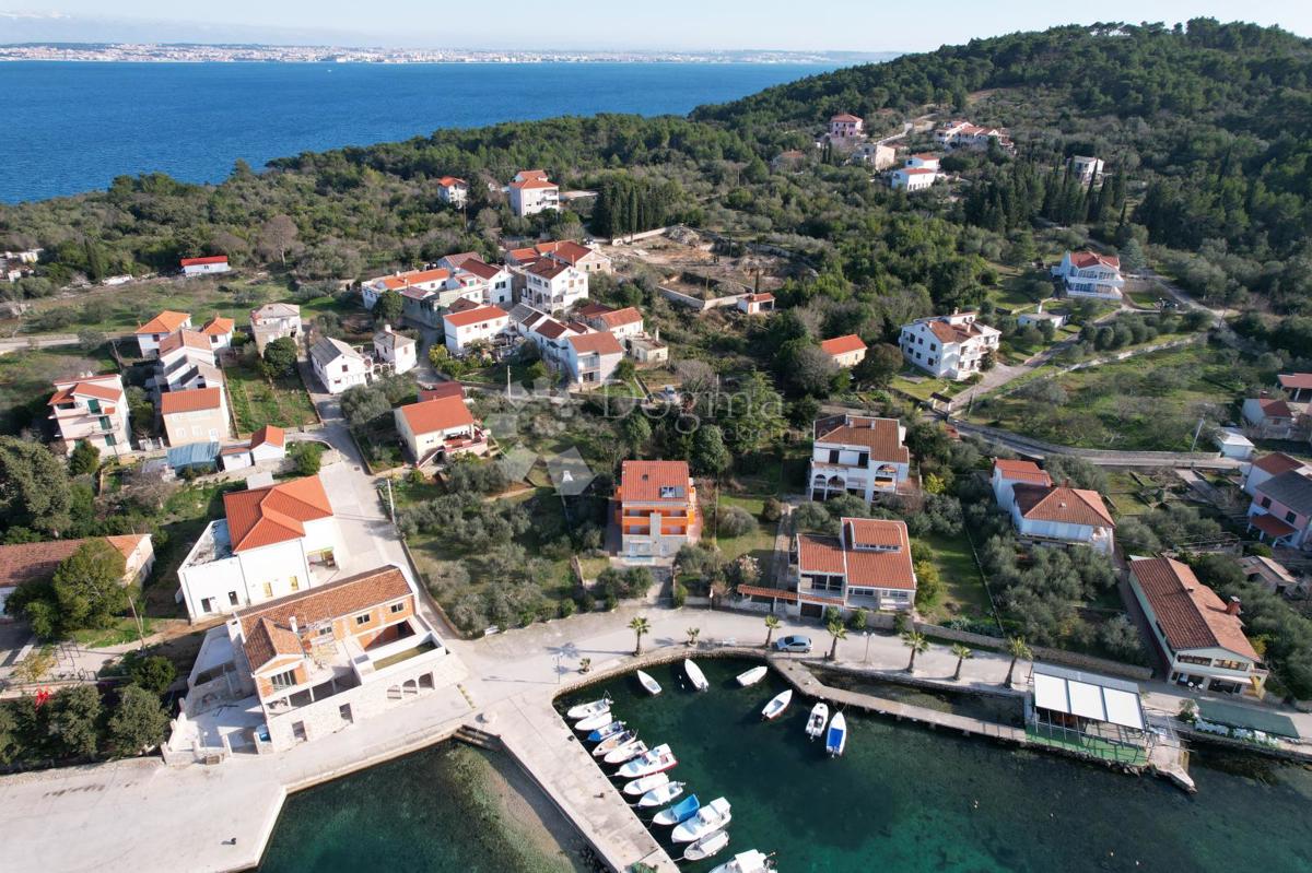 Terreno edificabile Lukoran, Preko, 760m2