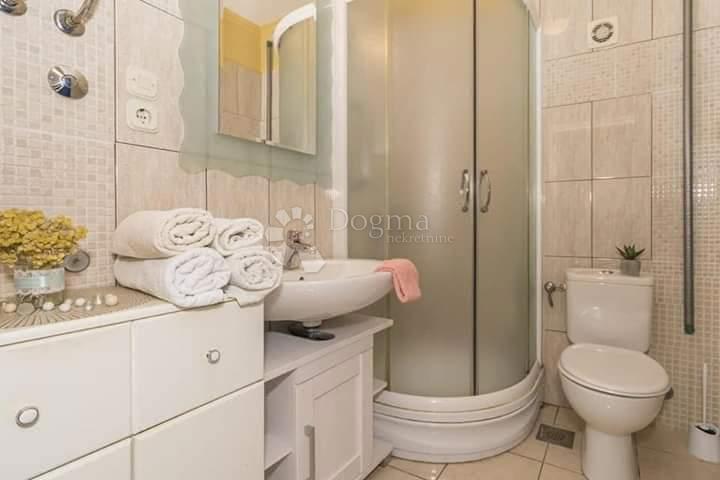 Allogio Jesenice, Dugi Rat, 130m2