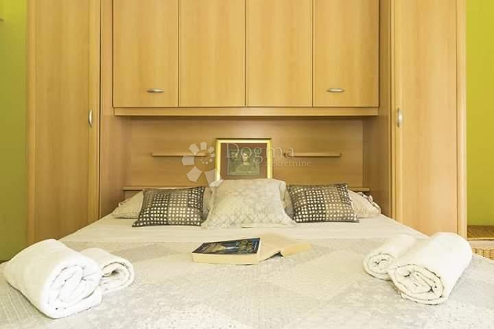 Allogio Jesenice, Dugi Rat, 130m2