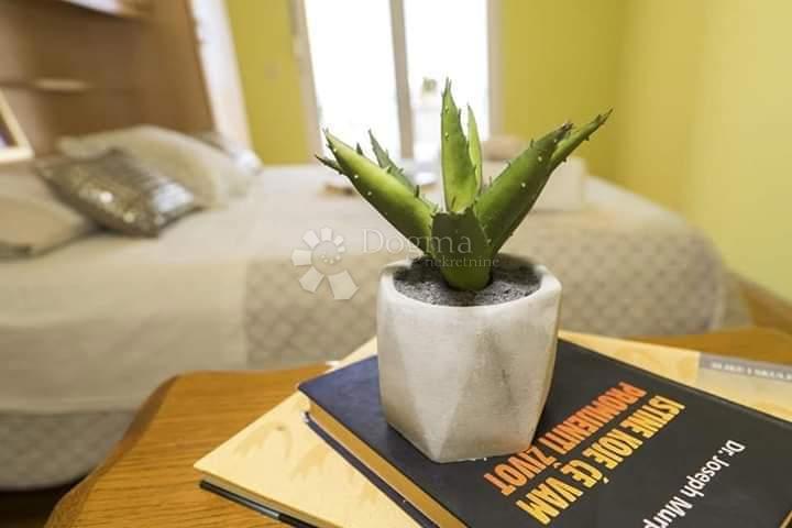 Allogio Jesenice, Dugi Rat, 130m2