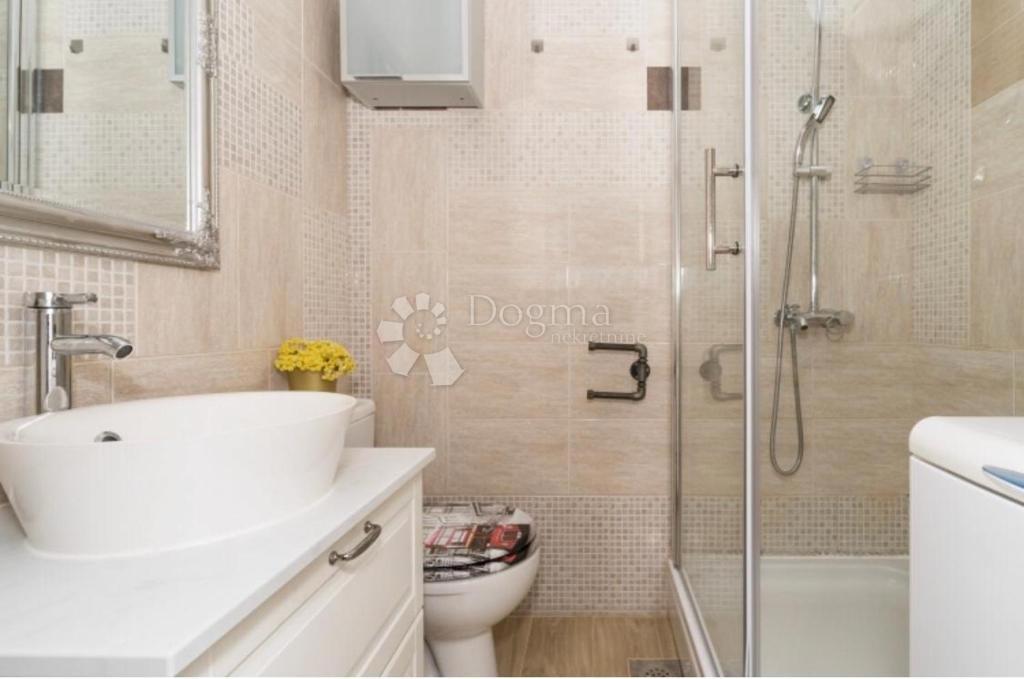 Allogio Jesenice, Dugi Rat, 130m2