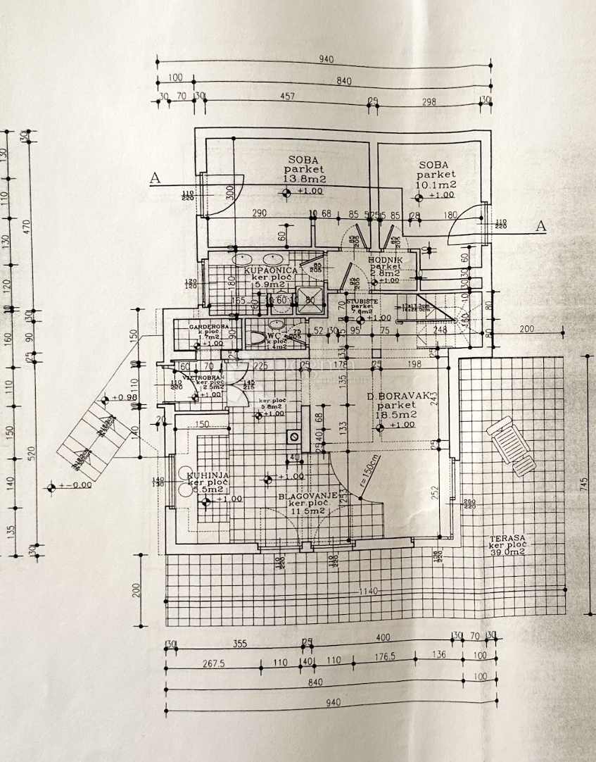 Casa incompiuta a Ražanac con vista mare