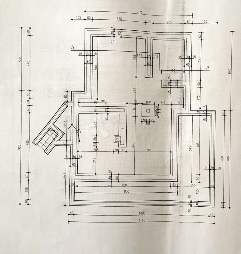 Casa incompiuta a Ražanac con vista mare