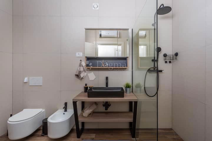 Casa Veprinac, Opatija - Okolica, 181,20m2