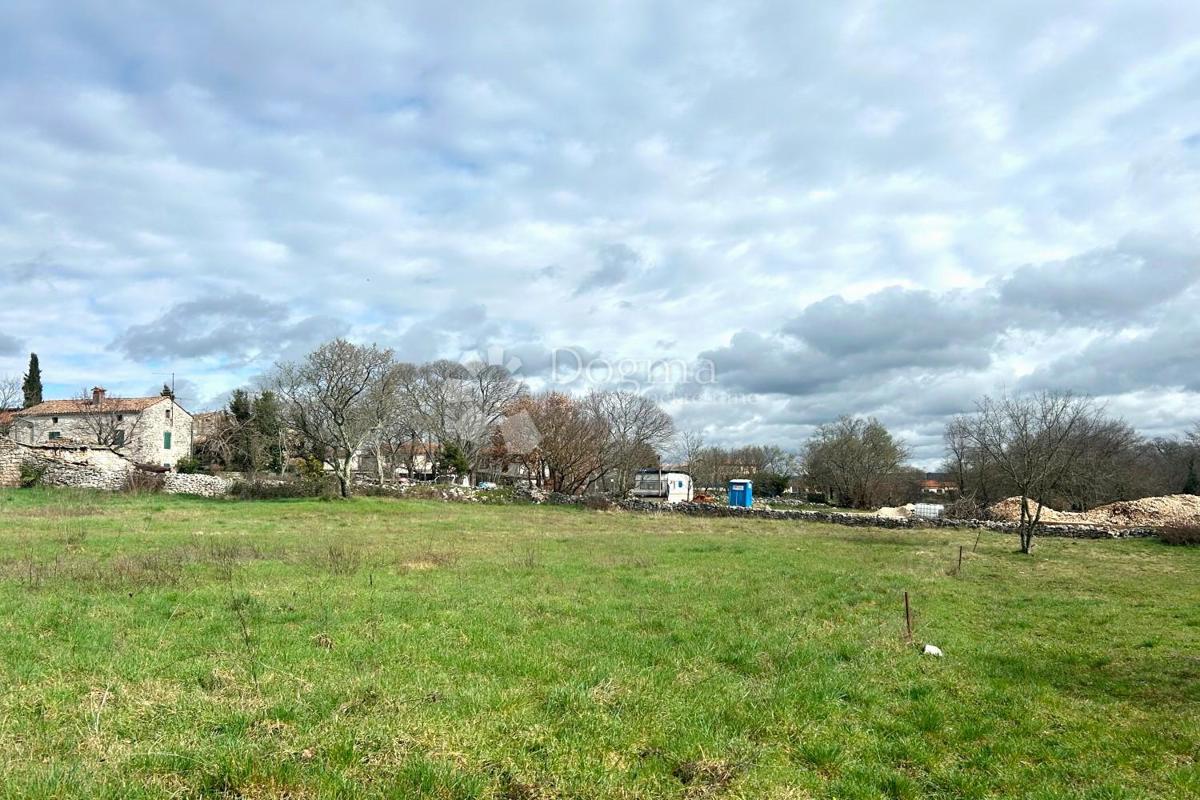 Terreno edificabile Rovinjsko Selo, Rovinj, 2.085m2