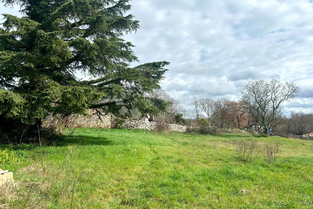 Terreno edificabile Rovinjsko Selo, Rovinj, 2.085m2