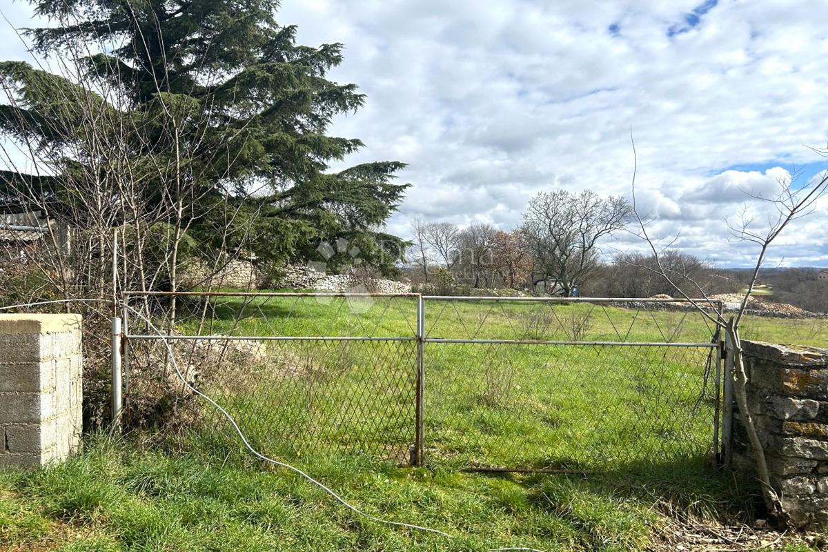 Terreno edificabile Rovinjsko Selo, Rovinj, 2.085m2