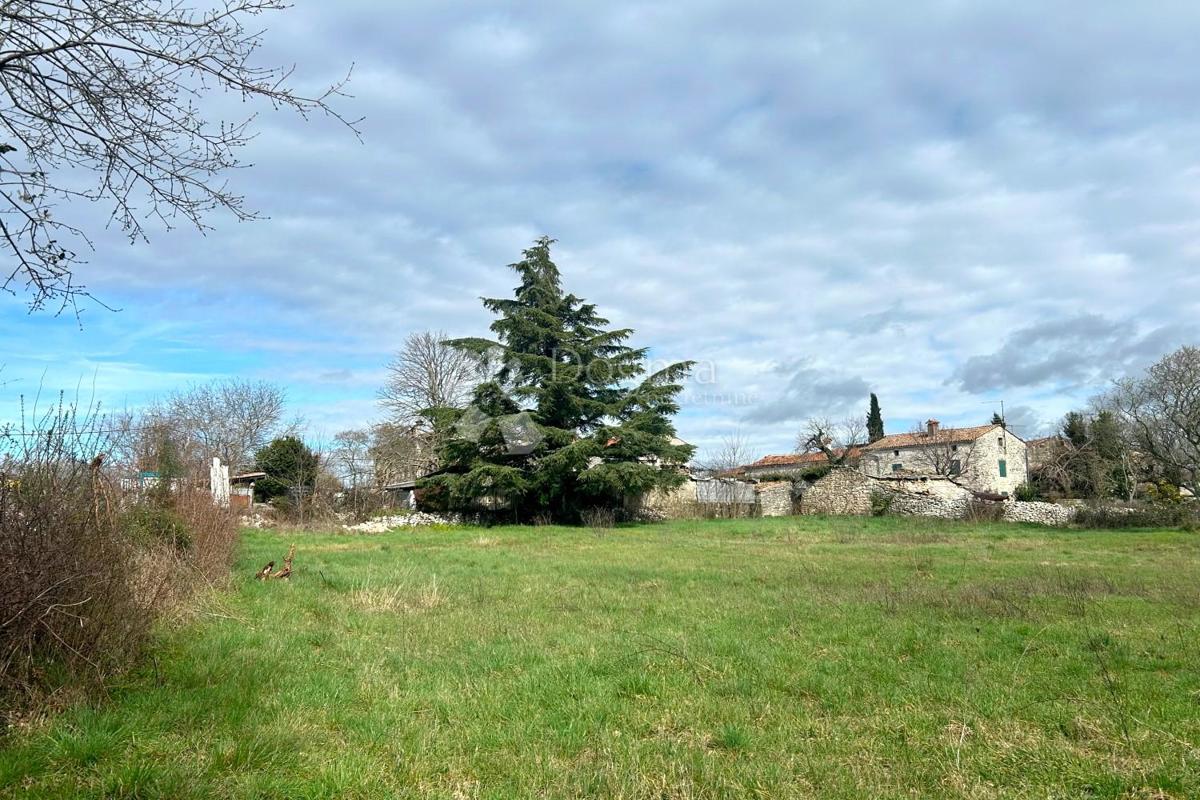 Terreno edificabile Rovinjsko Selo, Rovinj, 2.085m2