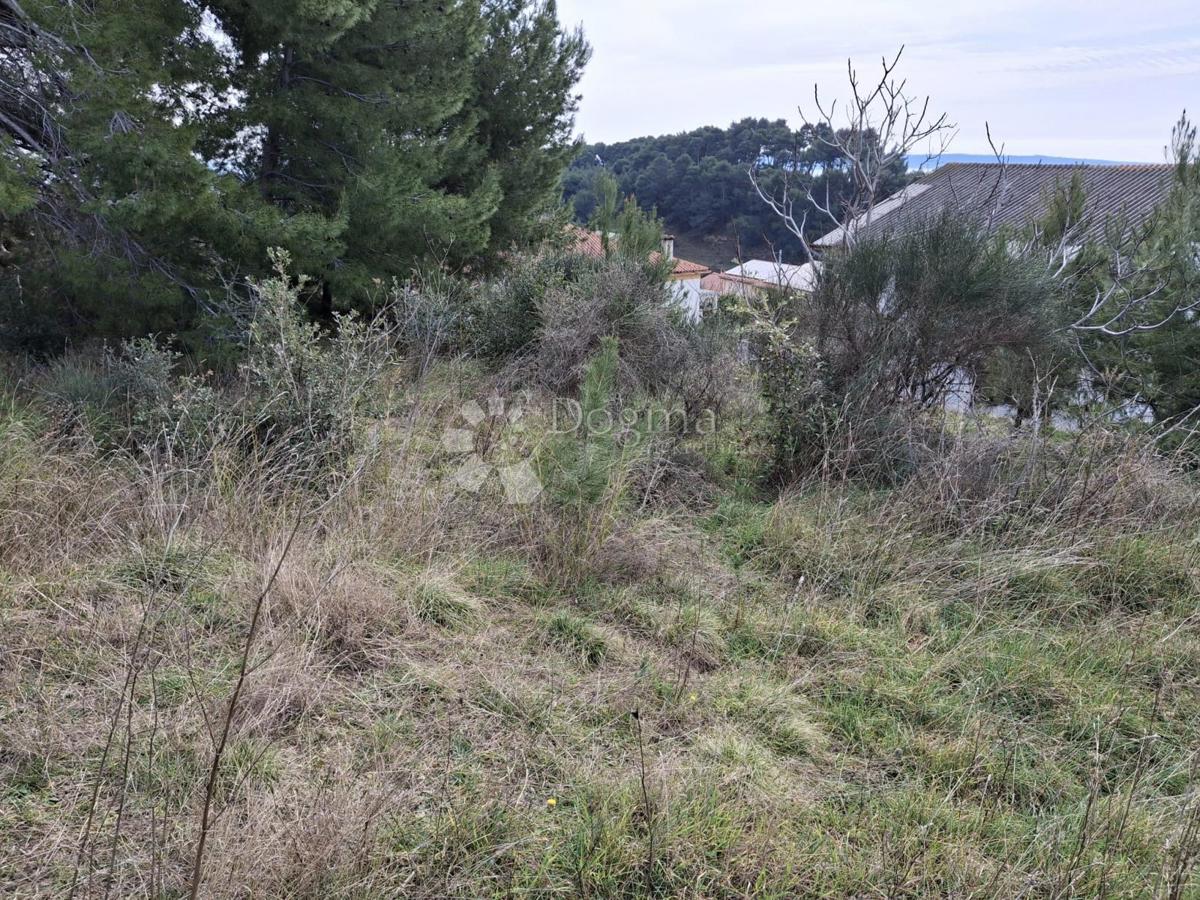 Terreno edificabile Banjol, Rab, 1.261m2