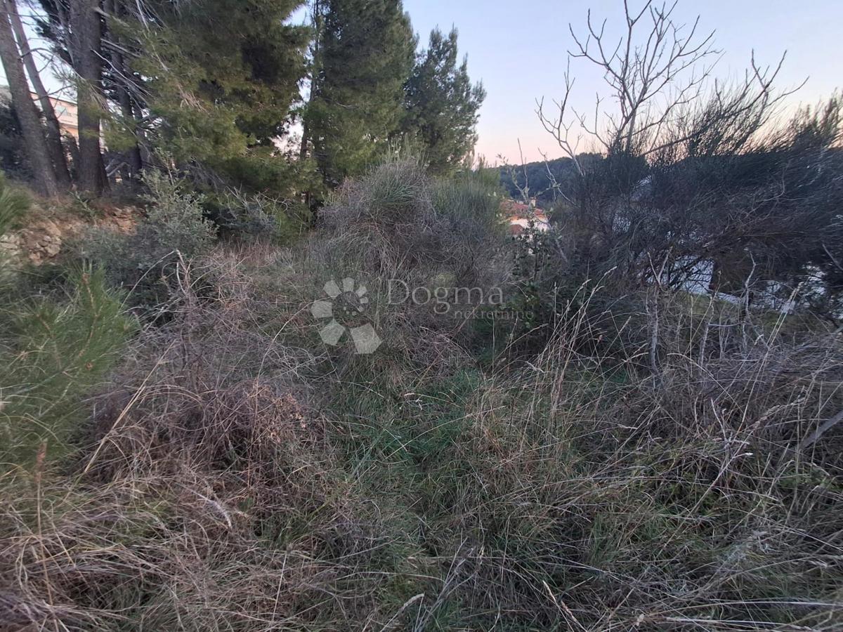 Terreno edificabile Banjol, Rab, 1.261m2