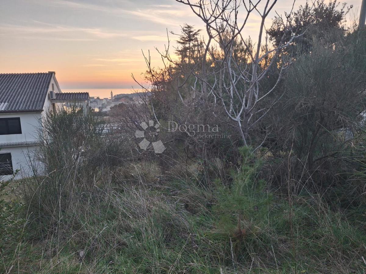 Terreno edificabile Banjol, Rab, 1.261m2