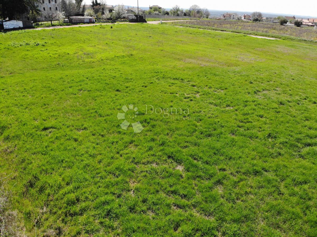 Terreno edificabile Poreč, 1.157m2