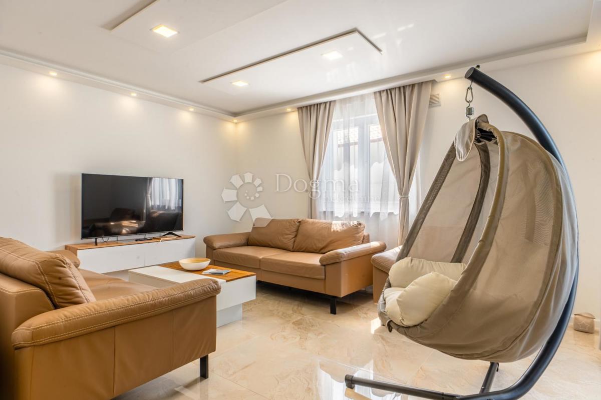 Casa Jadranovo, Crikvenica, 250m2