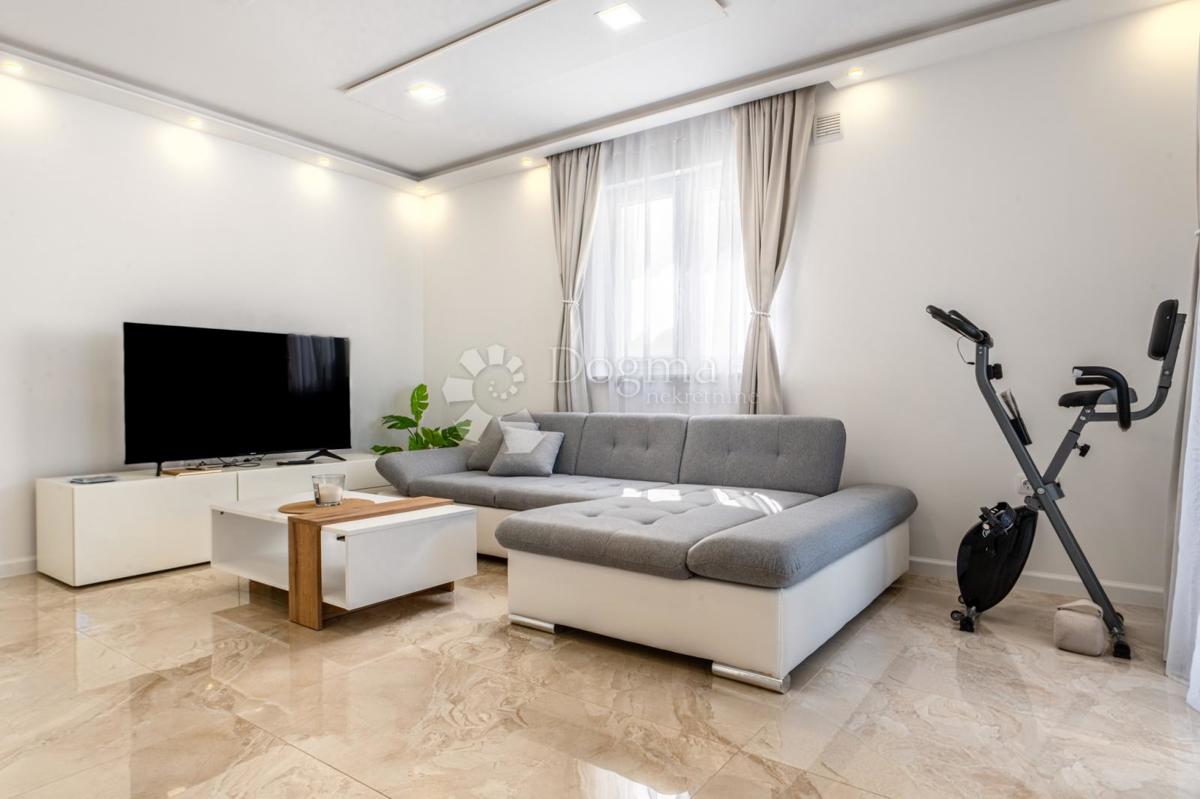 Casa Jadranovo, Crikvenica, 250m2