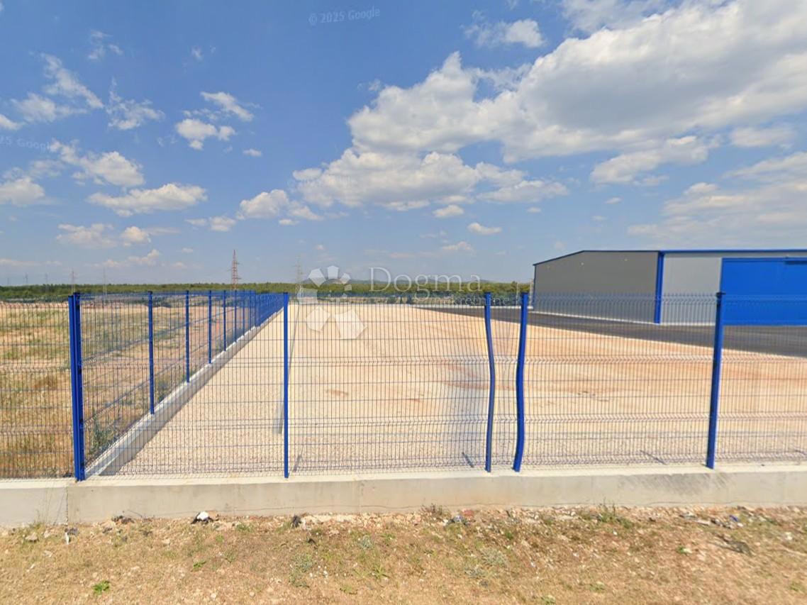 Zona commerciale di Biograd – ampia area con potenziale